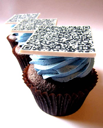 edible_QR_Barcode_Cupcakes
